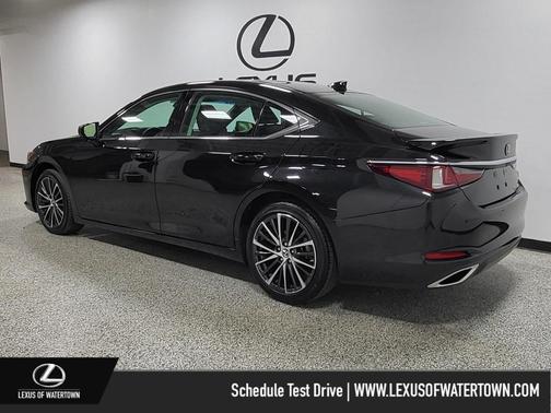 2022 Lexus ES 350 Base