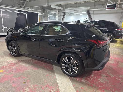 2024 Lexus UX 250h Base