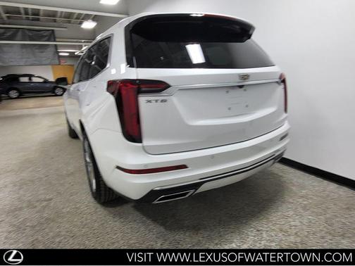 2025 Cadillac XT6 Premium Luxury FWD