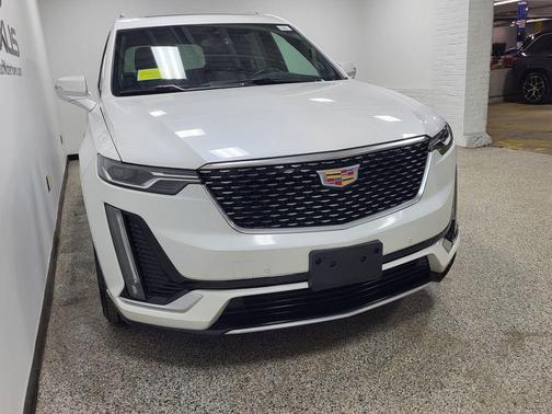 2025 Cadillac XT6 Premium Luxury FWD