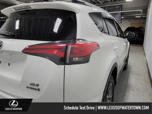 2018 Toyota RAV4 Hybrid XLE