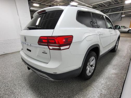 Pure White 2018 Volkswagen Atlas 3.6L SEL