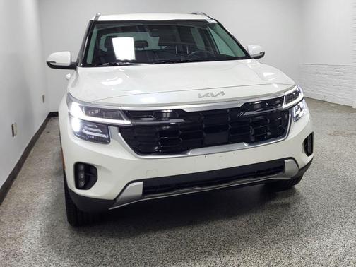 Snow White Pearl 2024 Kia Seltos SX Turbo