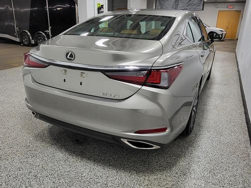 Atomic Silver 2021 Lexus ES 350 Base
