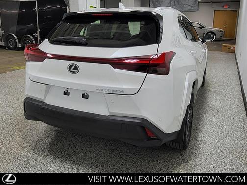 Eminent White Pearl 2023 Lexus UX 250h Base