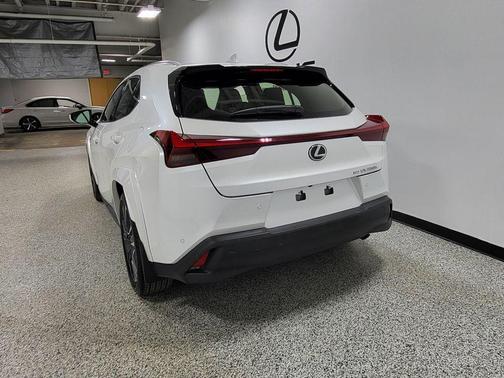 Eminent White Pearl 2023 Lexus UX 250h Base