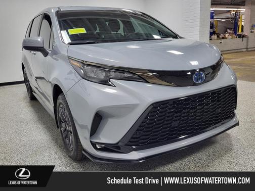 2024 Toyota Sienna Woodland Edition