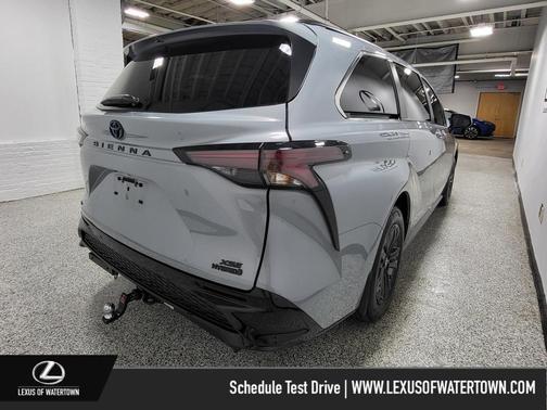 2024 Toyota Sienna Woodland Edition