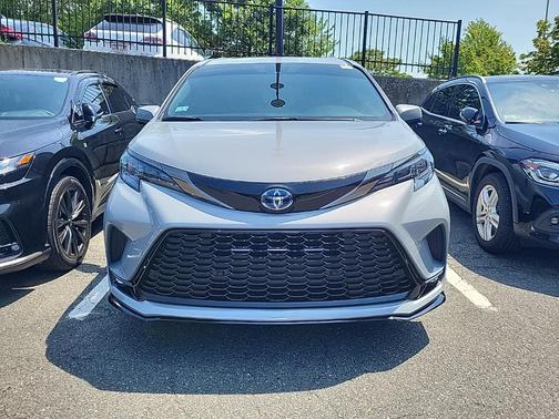 2024 Toyota Sienna Woodland Edition