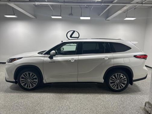 2021 Toyota Highlander Hybrid Platinum