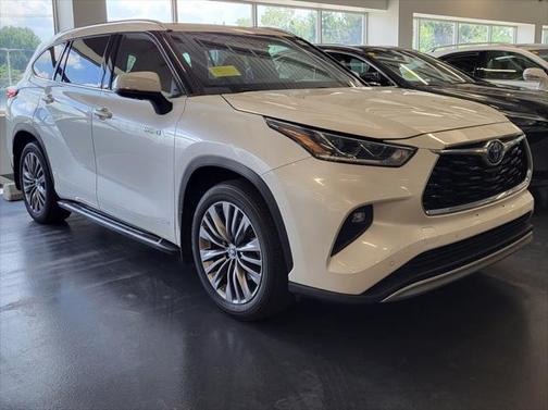 2021 Toyota Highlander Hybrid Platinum