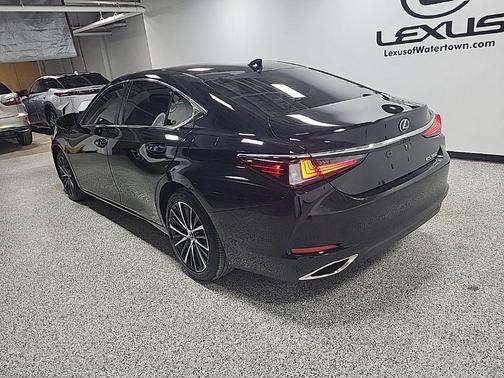 Obsidian 2024 Lexus ES 350 Base