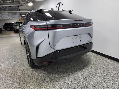 Iridium 2025 Lexus RZ 450e Premium