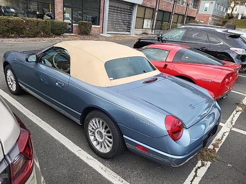 2005 Ford Thunderbird 