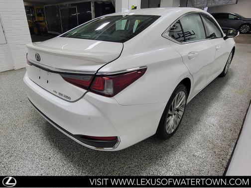 Eminent White Pearl 2021 Lexus ES 250 Base