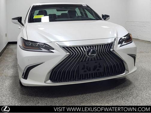 Eminent White Pearl 2021 Lexus ES 250 Base