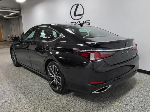 2023 Lexus ES 350 Base