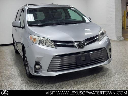 Celestial Silver Metallic 2020 Toyota Sienna XLE