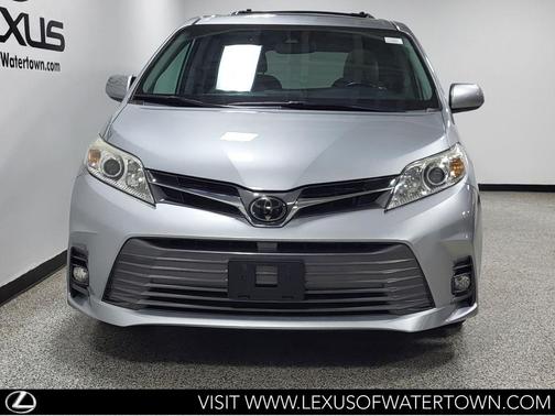 Celestial Silver Metallic 2020 Toyota Sienna XLE