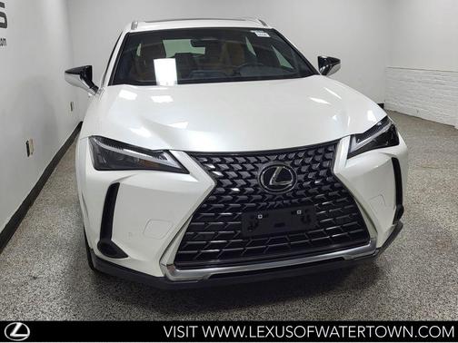 Eminent White Pearl 2025 Lexus UX 300h Premium