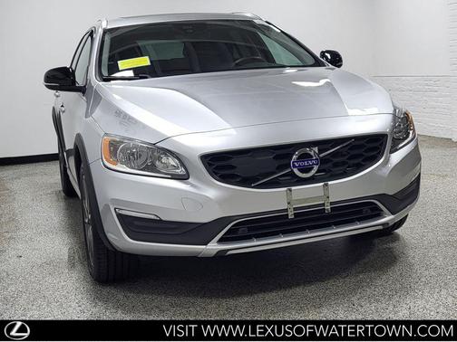 Bright Silver Metallic 2018 Volvo V60 Cross Country T5