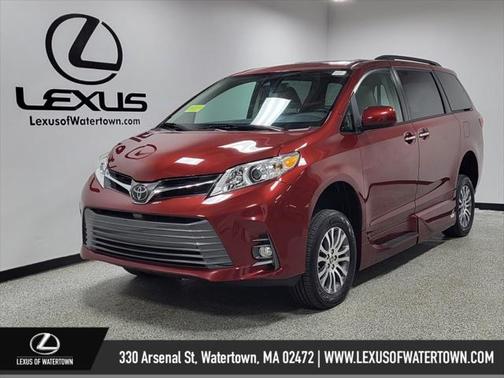 2020 Toyota Sienna XLE