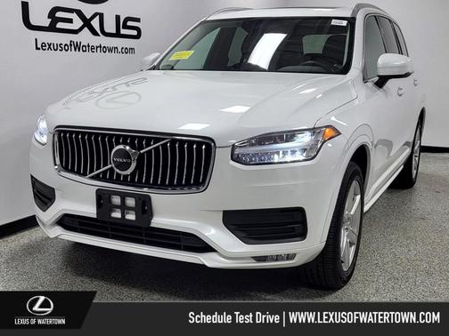 2020 Volvo XC90 T6 Momentum