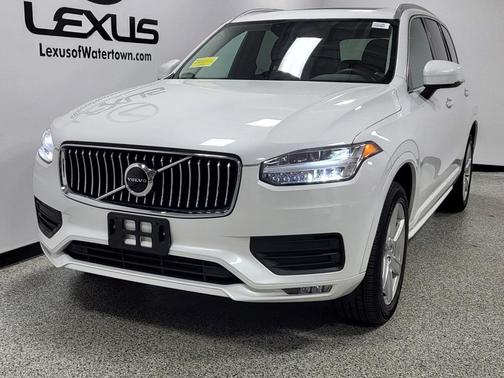 2020 Volvo XC90 T6 Momentum