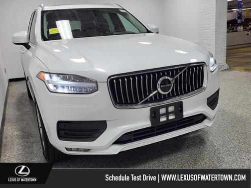 2020 Volvo XC90 T6 Momentum