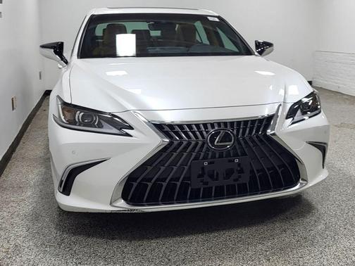 Eminent White Pearl 2023 Lexus ES 300h Base