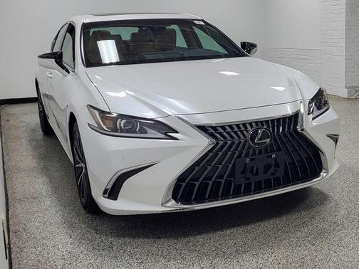 Eminent White Pearl 2023 Lexus ES 300h Base