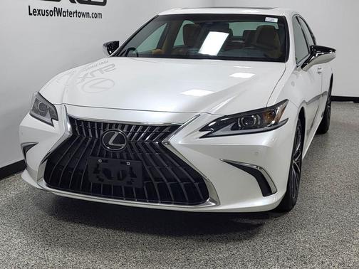 Eminent White Pearl 2023 Lexus ES 300h Base
