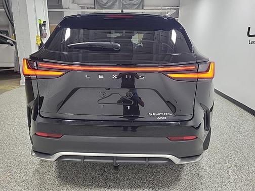 2024 Lexus NX 450h+ F SPORT Handling