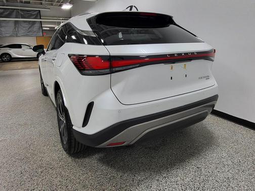 Eminent White Pearl 2024 Lexus RX 350 Premium
