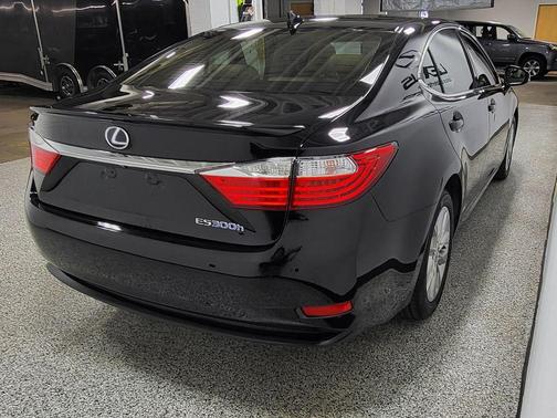 Obsidian 2015 Lexus ES 300h Base