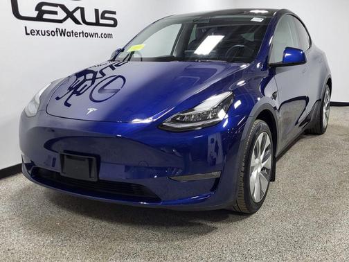 2022 Tesla Model Y Long Range Dual Motor All-Wheel Drive