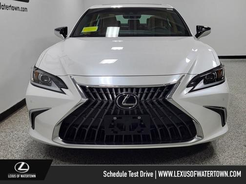Eminent White Pearl 2025 Lexus ES 300h Base