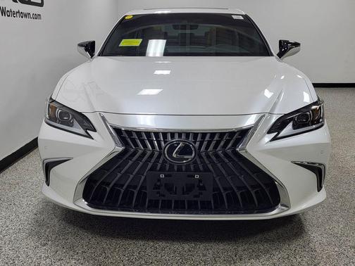 Eminent White Pearl 2025 Lexus ES 300h Base