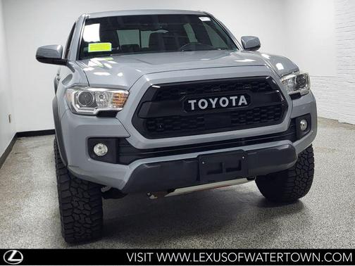 Cement 2018 Toyota Tacoma TRD Off Road