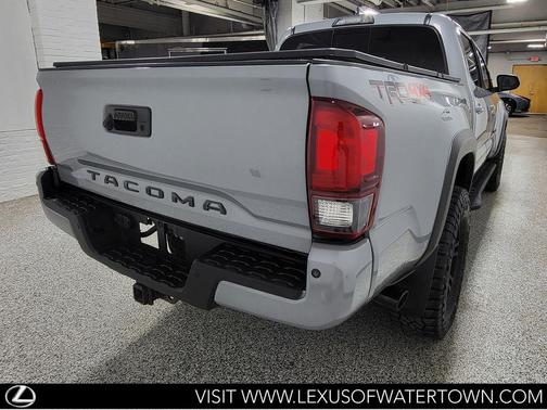 Cement 2018 Toyota Tacoma TRD Off Road