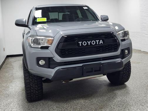 Cement 2018 Toyota Tacoma TRD Off Road