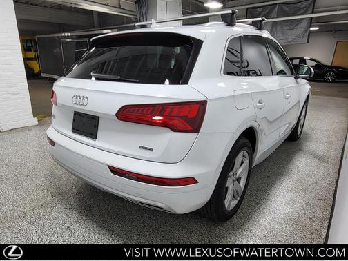 Glacier White Metallic 2019 Audi Q5 2.0T Premium