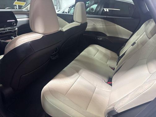 Eminent White Pearl 2026 Lexus RX 350h Luxury
