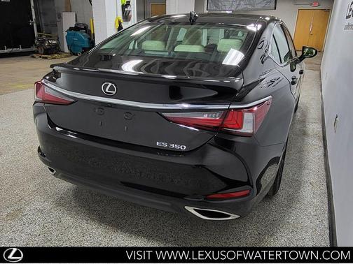 2022 Lexus ES 350 Base