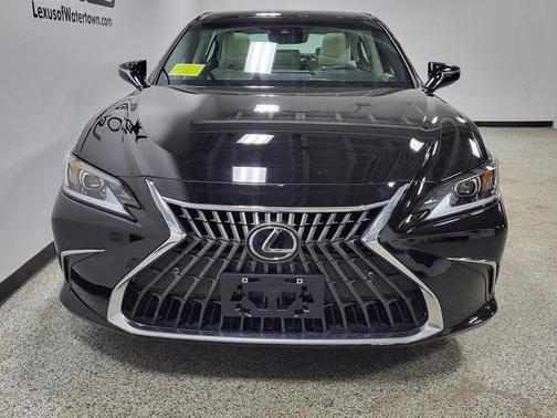 2022 Lexus ES 350 Base