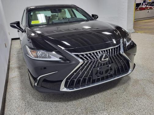 2022 Lexus ES 350 Base