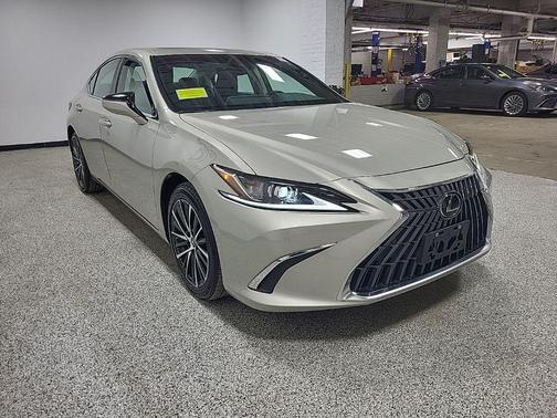 2025 Lexus ES 300h Base