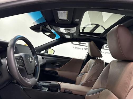 2022 Lexus ES 250 Base