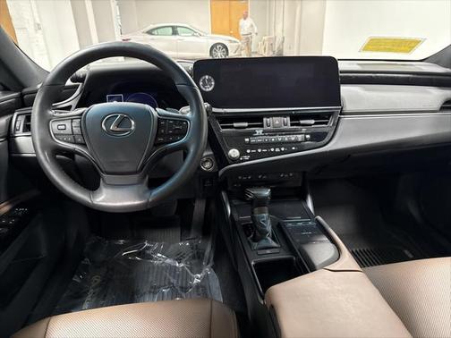 2022 Lexus ES 250 Base