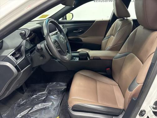 2022 Lexus ES 250 Base